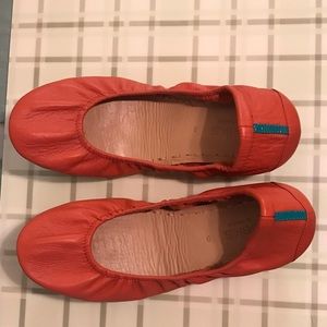 Tieks flats